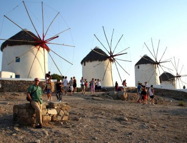 Τουρκική διείσδυση και στον τουρισμό της Μυκόνου (φωτό)